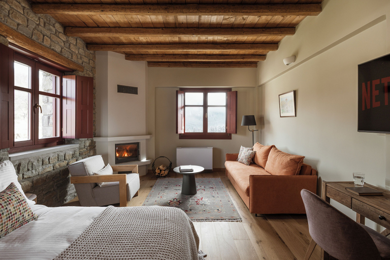 Room 2, Le Marron, West Macedonia