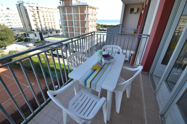 Balcony/terrace, Colorful apartment with sea view, Venezia
