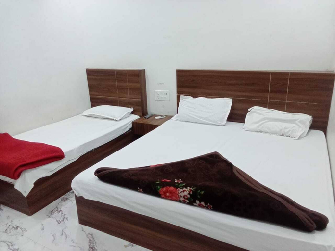 Room 5, Astha Homestay & Guest House, Mathura