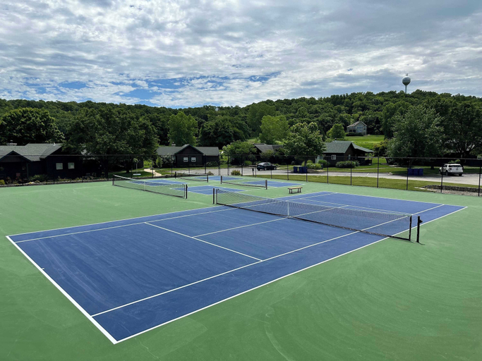 Tennis court, Teetime Blue Stay on the Fairway, Camden