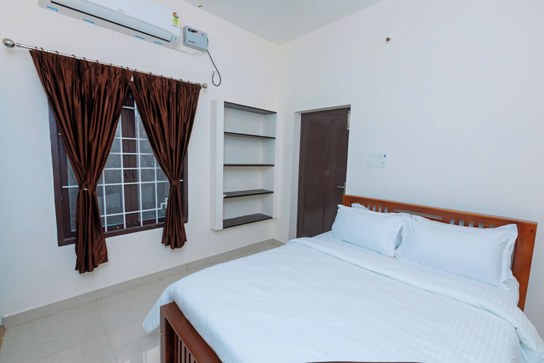 Room 4, Welcome Grand Private Pool Villa, Viluppuram