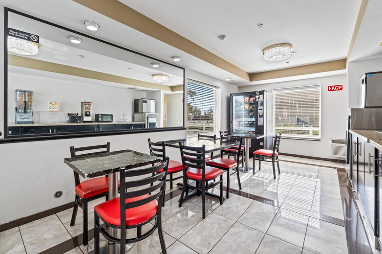 Food & Drinks 5, Rodeway Inn & Suites Nampa, Canyon