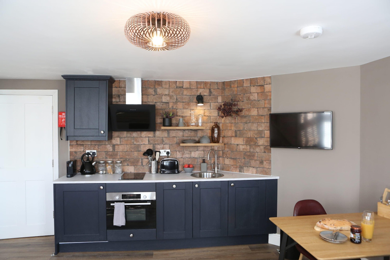 Others 3, Cathedral Superior Apartment, Worcestershire