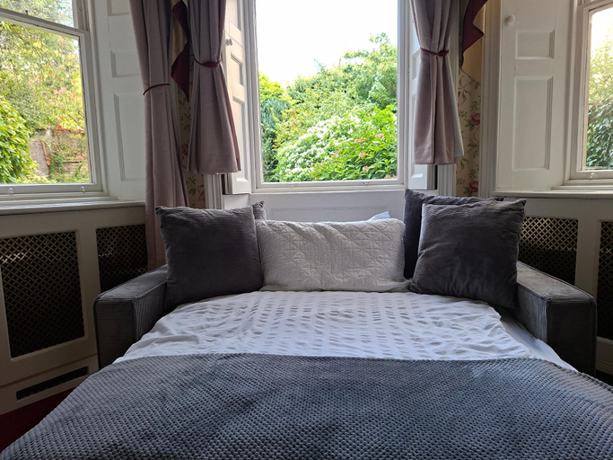 Bedroom 2, The Circus Apartment, Bath and North East Somerset