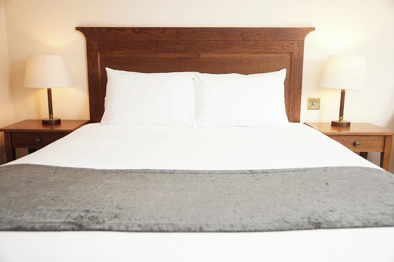 Bedroom 2, White Hart Hotel by Greene King Inns, Essex