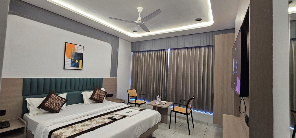 Room 2, Hotel Nest Plaza, Ahmadabad