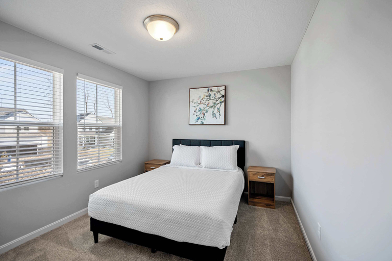 Room 5, New 5BR Home Ark + Creation Museum Sleeps 10, Boone