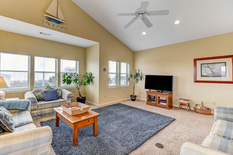 Primary image, 2641a S Fletcher Ave, Nassau
