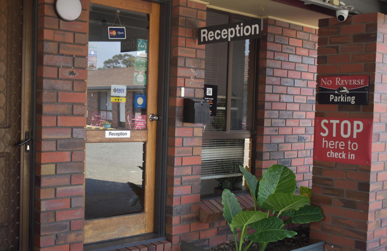 Exterior & Views 2, The Coorrabin Inn, N. Grampians  - Stawell