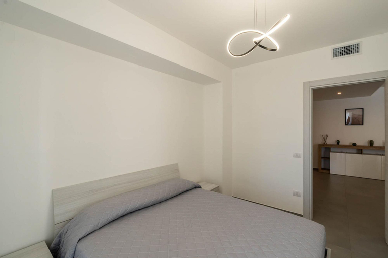 Room 5, Dimora Rosselli - Appartamento 3 - P IVA CM, Brindisi