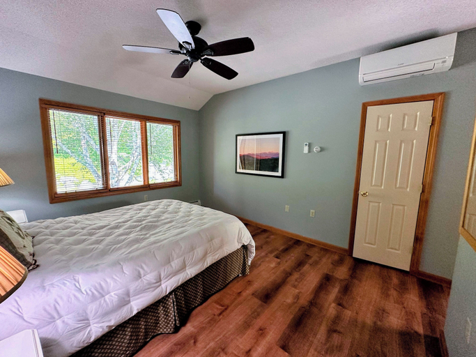 Bedroom 2, Mwp35, Coos