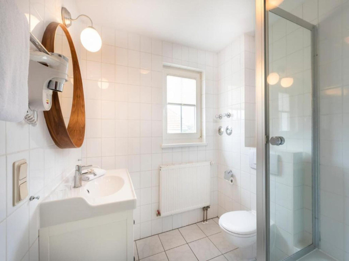 Bathroom, Sunday Resort Rugen 4-bedroom Apartment, Vorpommern-Rügen