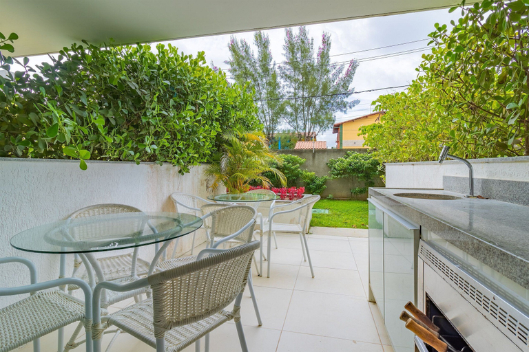 Outdoor dining 3, Laguna Beach #108 - Flat With Garden by Carpediem, Ipojuca
