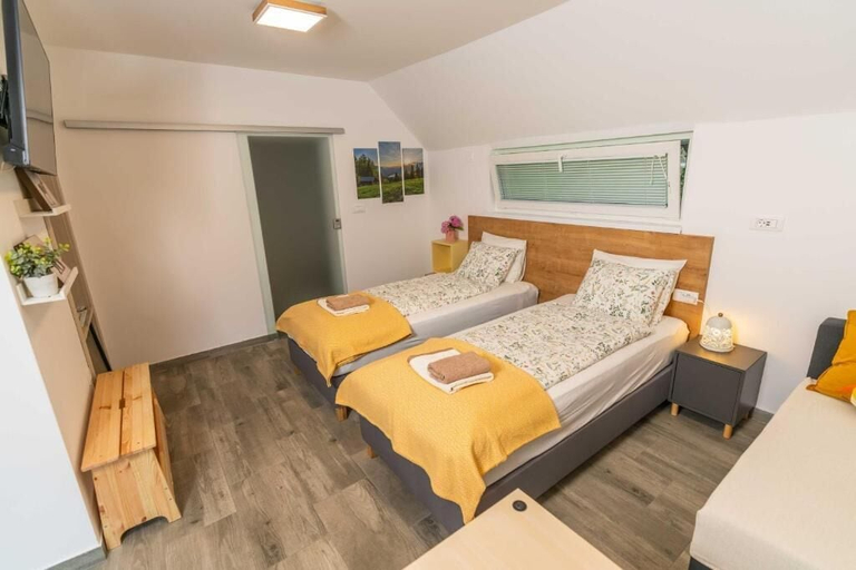 Room 2, Studio Maria with Free Parking, Bohinj