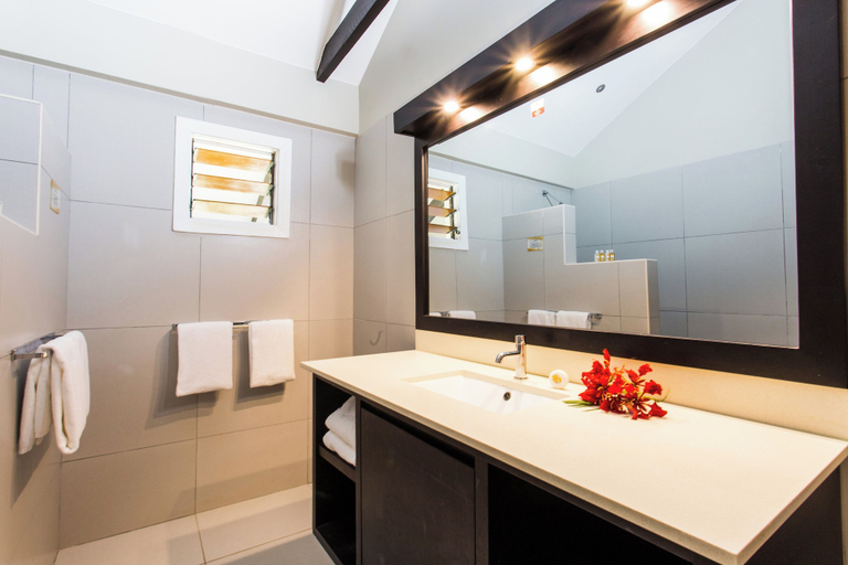 Bathroom 5, Plantation Island Resort, Nadroga/Navosa