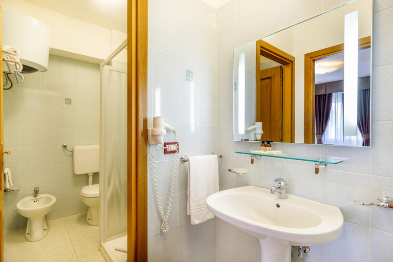 Bathroom 5, Stylish residence house in Alghero, Sassari