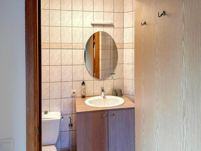 Bathroom 5, Au Coeur D'alle by Belvilla- Single Room, Namur