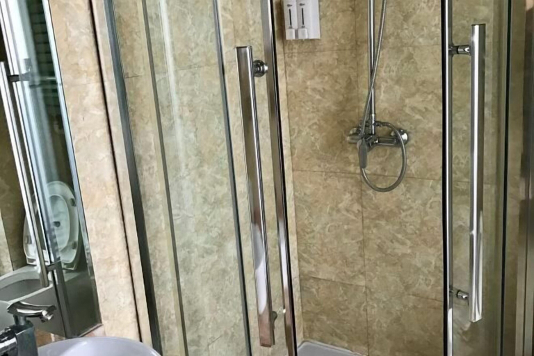 Bathroom 4, Dingxi Xuxin Hotel, Dingxi