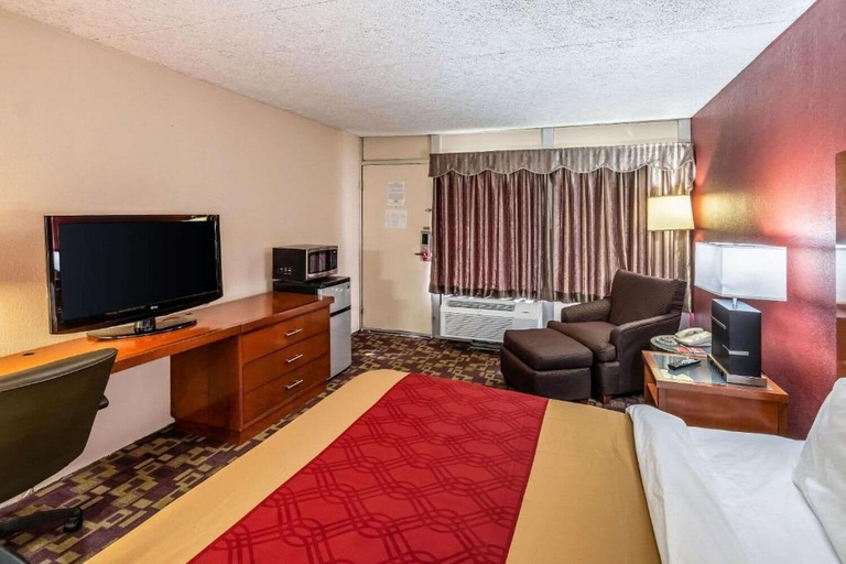Room 2, Zanesville Inn, Muskingum