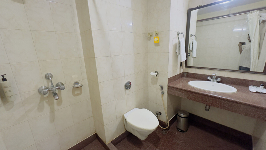 Bathroom 3, WORMWOOD SYNERGY SRIYASH REGENCY, Bhagalpur