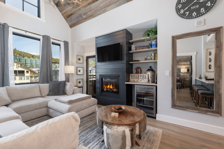 Living area 4, Premium Unit 2502 - 2br - Zephyr Mountain Lodge 2 Bedroom Condo, Grand