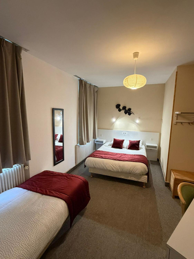 Bedroom 2, Le Saint Christophe, Nièvre