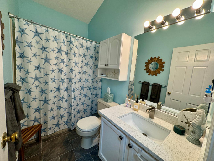 Bathroom 5, Nautical Mile Resort, York