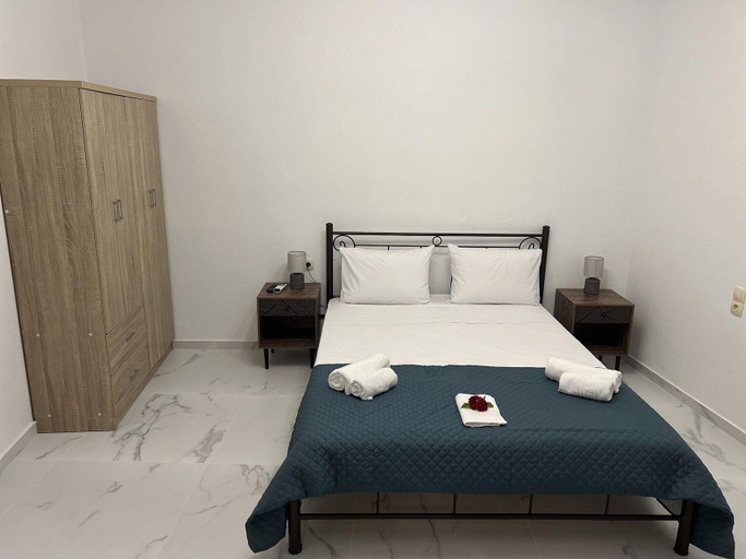 Bedroom 4, Kourites Apartments, Faistos