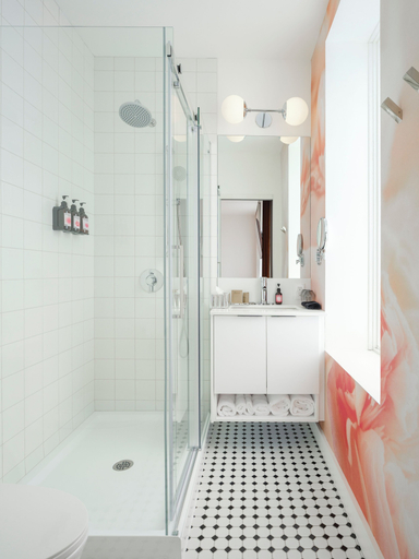 Bathroom 2, Rose Hôtel Invisible, Communauté-Urbaine-de-Québec