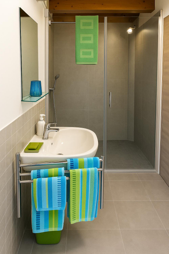 Bathroom 2, Casa il Girasole, Macerata