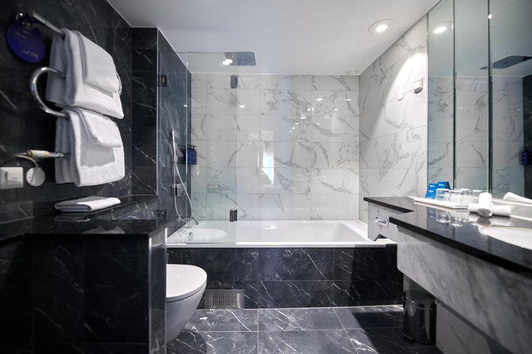 bathroom 5