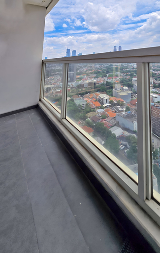 Balcony, Manoré By SanLiving - 2BR - Private Lift, Jakarta Pusat
