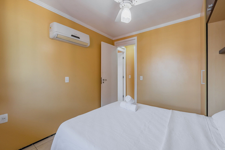 Room 2, Quadruple Apartment in Fortaleza by Carpediem, Fortaleza