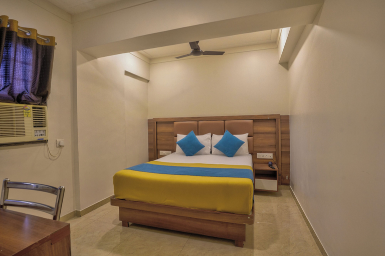 Room 3, Dream Inn Thane, Thane