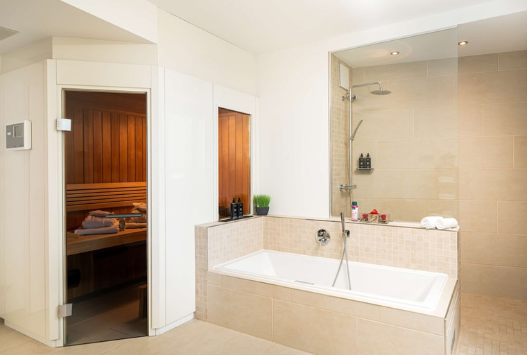 Bathroom 4, elaya hotel kleve, Trademark Collection by Wyndham, Kleve