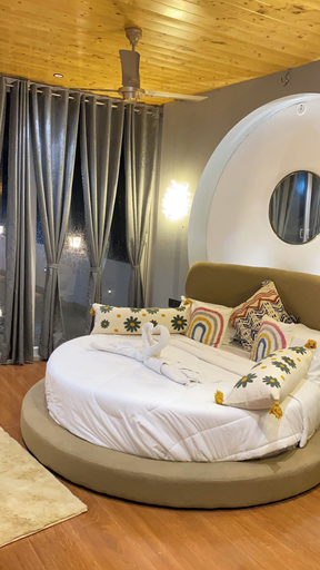 Room 4, Advaya Stays - A Luxury Retreat, Nainital