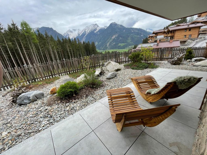 Balcony/terrace, Chalet in Neukirchen by the Slopes, Zell am See