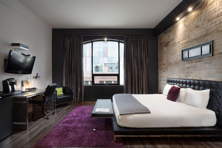 Bedroom 3, Hotel Metro, Middlesex