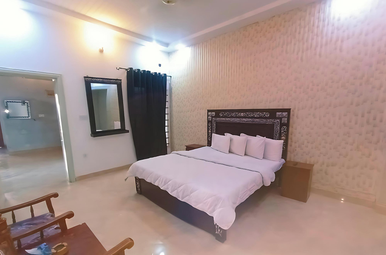 Room 2, Hotel Marvi Multan, Multan