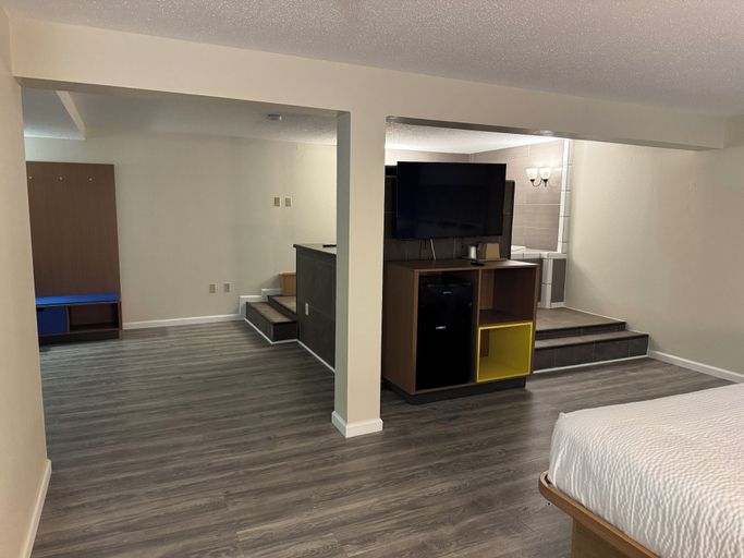 Living area 3, Days Inn & Suites By Wyndham Festus, Jefferson
