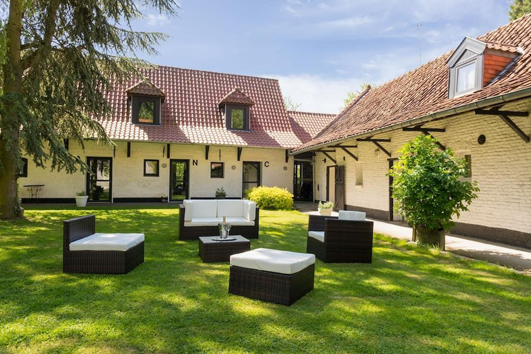 Exterior & Views 3, La Ferme Blanche, The Originals Relais, Nord