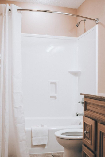 Bathroom 3, Cottages on the Green, Escambia