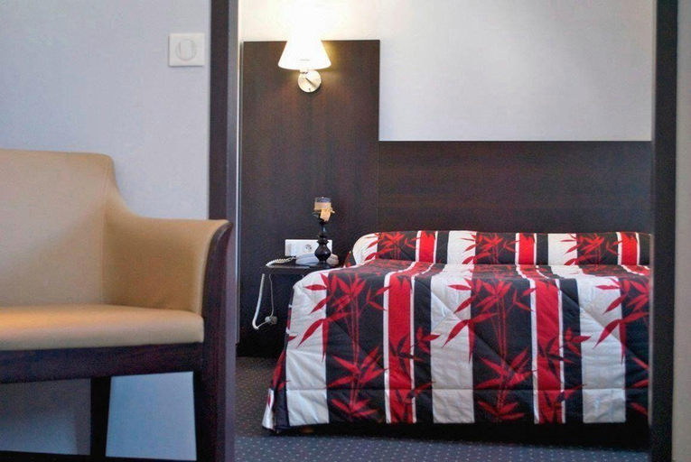 Bedroom 3, Alliance, Hautes-Pyrénées