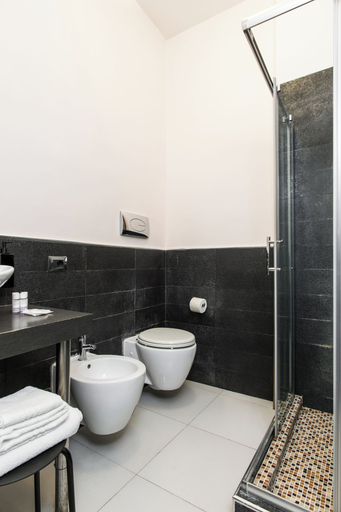 Bathroom 4, Hotel Bruman Caserta, Caserta