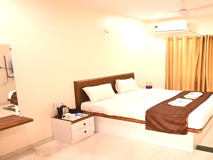 Bedroom, Hotel Daksh, Pune