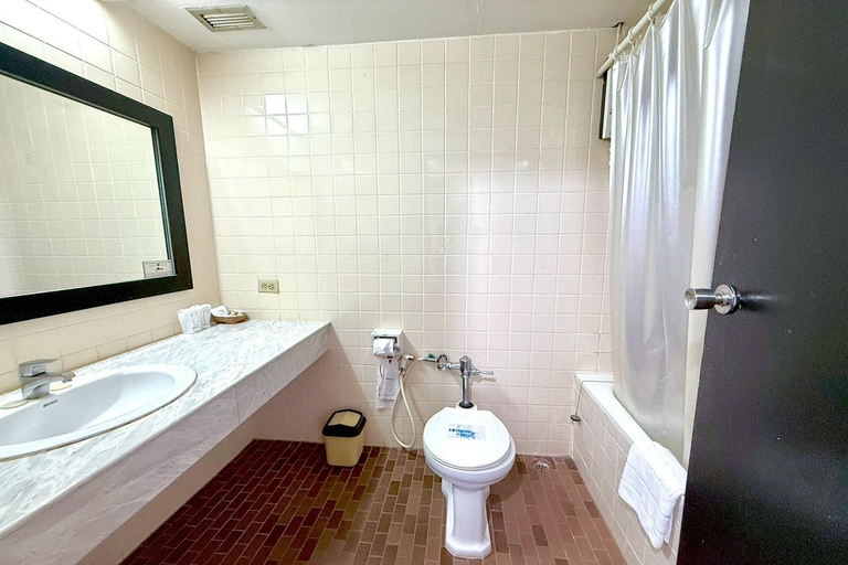 Bathroom 4, Pailyn Phitsanulok Hotel, Muang Phitsanulok