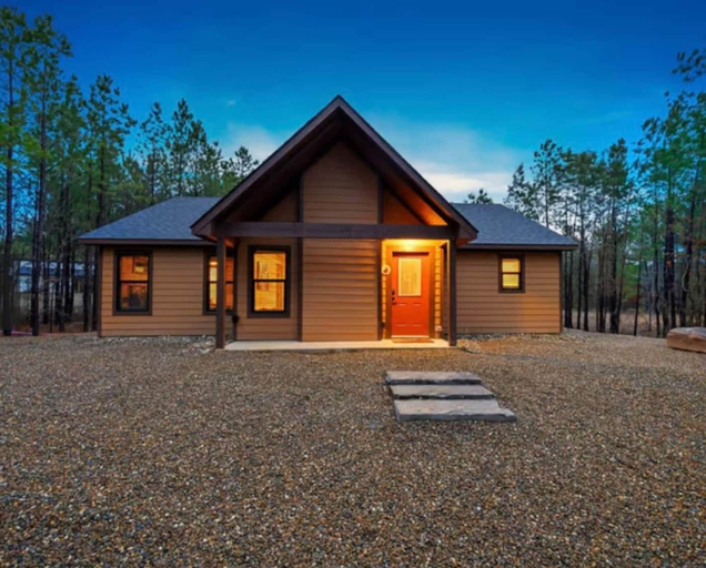 Front of property 4, The Scarlet Pines, McCurtain
