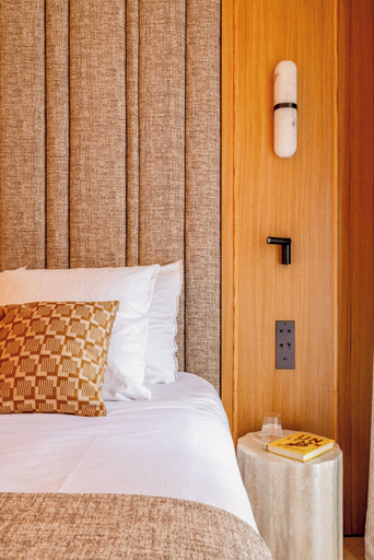 Room 3, Luxury A/C Apt - 6p/3bdr - Arc de Triomphe, Paris