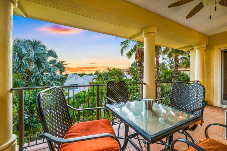 Room 2, Direct Beach Access Beautiful Resort Balcony, Manatee