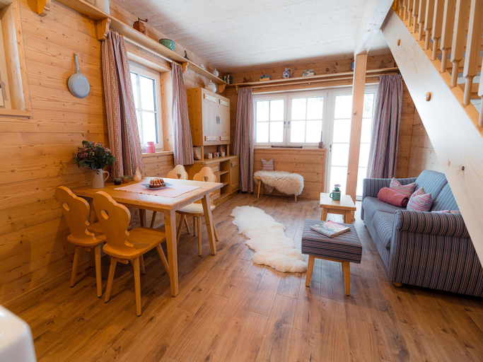 2, Chalet in Grundlsee near Ski Slopes, Liezen